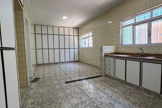 Casa à venda com 3 quartos, 262m² em Centro, Diadema