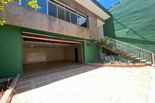 Casa à venda com 3 quartos, 262m² em Centro, Diadema