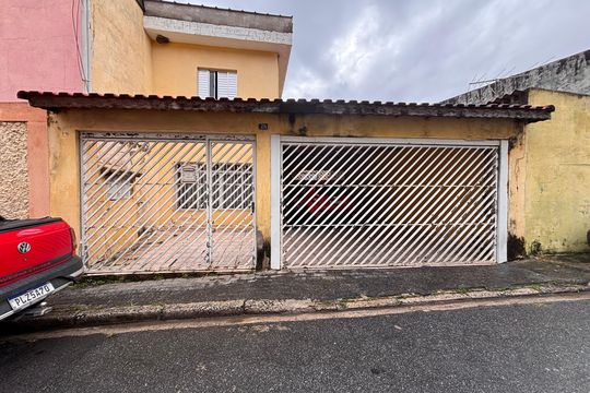 Fachada de casa à venda com 4 quartos, 242m² em Vila Augusta, Guarulhos