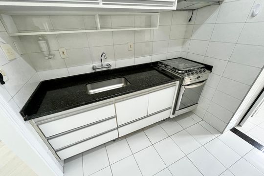 Cozinha de apartamento para alugar com 3 quartos, 81m² em Santa Teresinha, São Paulo