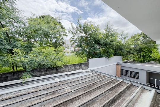 Vista de casa à venda com 4 quartos, 350m² em Vila Madalena, São Paulo