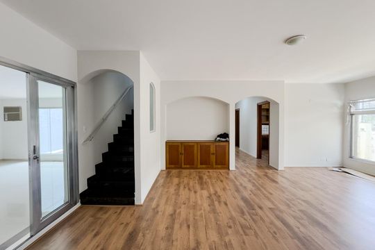 Sala de casa à venda com 4 quartos, 350m² em Vila Madalena, São Paulo