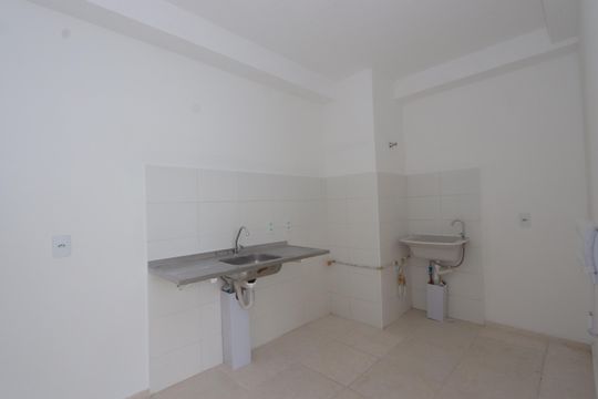 Cozinha de apartamento para alugar com 2 quartos, 35m² em Jardim Adutora, São Paulo