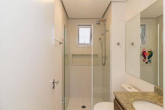 Banheiro de apartamento à venda com 2 quartos, 70m² em Parque Industrial Tomas Edson, São Paulo