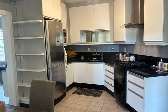 Casa para alugar com 4 quartos, 500m² em Ponta de Baixo, São José