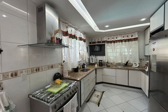 Cozinha de casa para alugar com 3 quartos, 300m² em Vila Valqueire, Rio de Janeiro