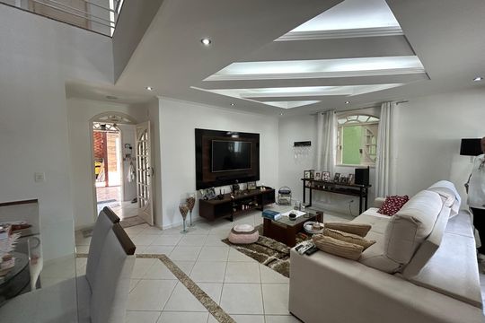 Casa para alugar com 3 quartos, 300m² em Vila Valqueire, Rio de Janeiro