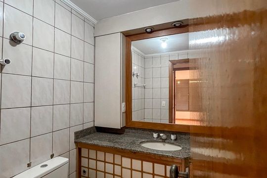Banheiro de apartamento para alugar com 3 quartos, 102m² em Vila Gumercindo, São Paulo