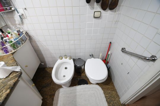 Banheiro  - Suíte 3 de apartamento à venda com 4 quartos, 180m² em Cambuí, Campinas