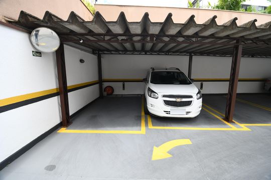 Garagem de apartamento à venda com 4 quartos, 180m² em Cambuí, Campinas