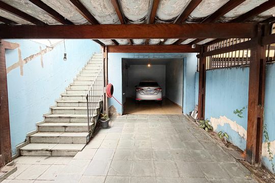 Garagem 3 de casa à venda com 3 quartos, 165m² em Jardim Ester Yolanda, São Paulo