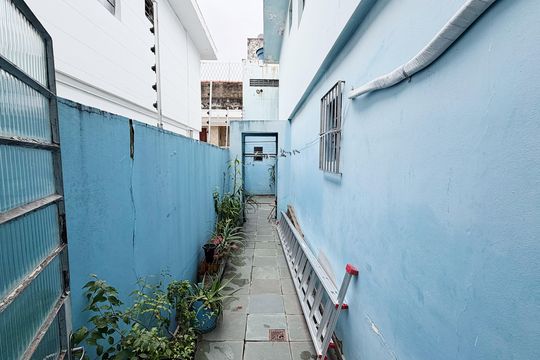Quintal 2 de casa à venda com 3 quartos, 165m² em Jardim Ester Yolanda, São Paulo