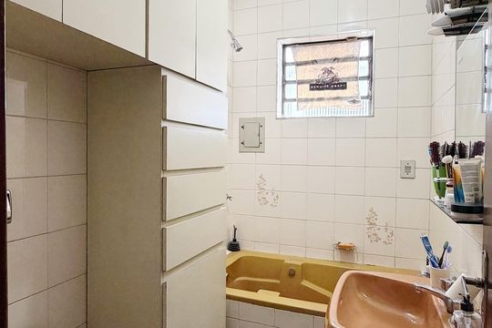Banheiro Social 2 de casa à venda com 3 quartos, 165m² em Jardim Ester Yolanda, São Paulo
