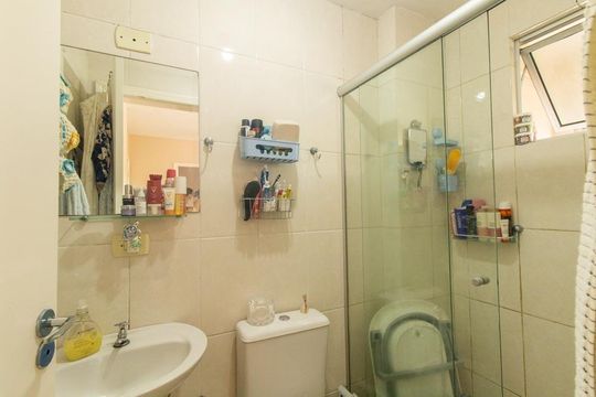 Banheiro Social de apartamento à venda com 1 quarto, 36m² em Água Verde, Curitiba
