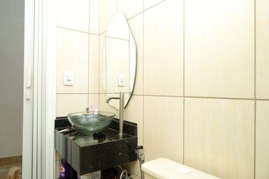 Banheiro 2 de casa à venda com 2 quartos, 350m² em Vila Norma, São Paulo