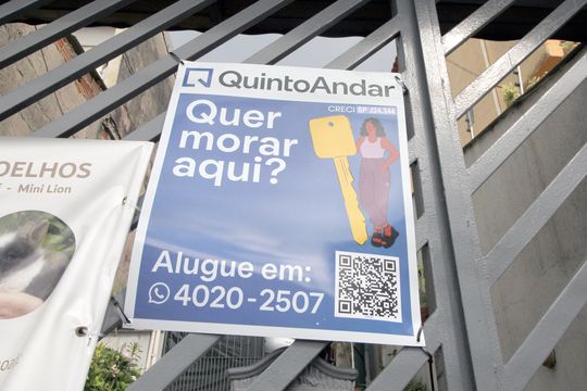 Placa instalada em 14/01/2026 com o código YZUS-262 de casa à venda com 3 quartos, 180m² em Cidade São Jorge, Santo André