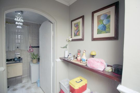 Corredor de casa à venda com 3 quartos, 180m² em Cidade São Jorge, Santo André