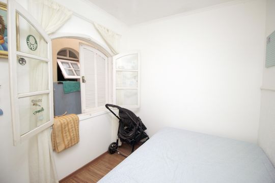 Quarto 2 de casa à venda com 3 quartos, 180m² em Cidade São Jorge, Santo André
