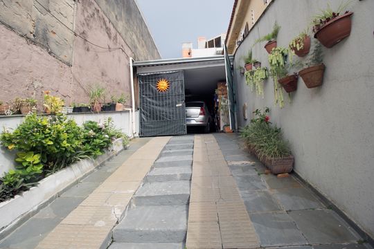 Garagem de casa à venda com 3 quartos, 180m² em Cidade São Jorge, Santo André