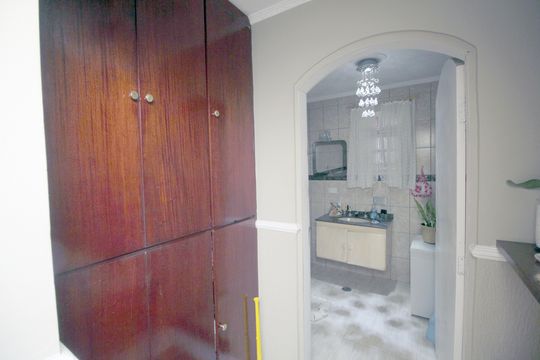 Corredor de casa à venda com 3 quartos, 180m² em Cidade São Jorge, Santo André