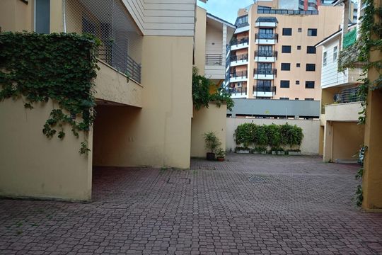 Área comum de casa de condomínio à venda com 3 quartos, 200m² em Jardim Ampliação, São Paulo