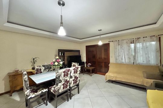 Sala de casa à venda com 3 quartos, 120m² em Feitoria, São Leopoldo