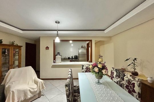 Sala de casa à venda com 3 quartos, 120m² em Feitoria, São Leopoldo