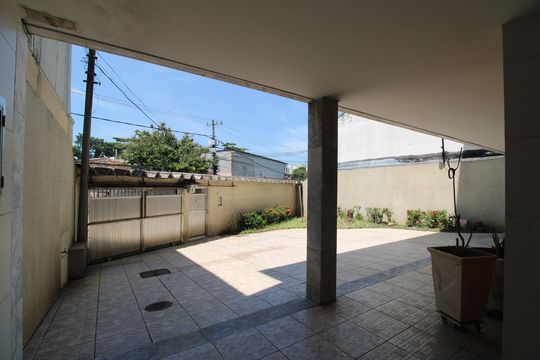Quintal de casa à venda com 3 quartos, 650m² em Curicica, Rio de Janeiro