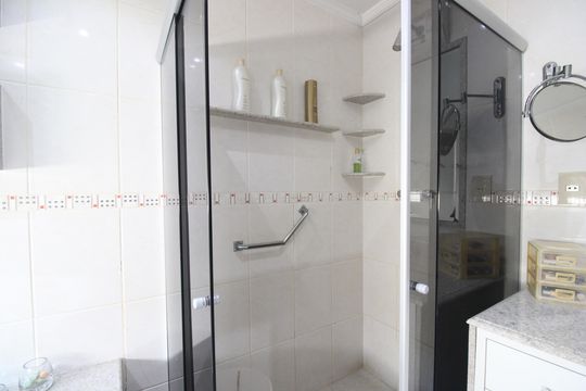 Banheiro da suíte de casa à venda com 3 quartos, 650m² em Curicica, Rio de Janeiro