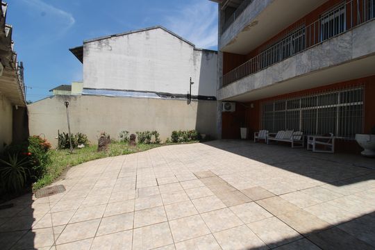 Quintal de casa à venda com 3 quartos, 650m² em Curicica, Rio de Janeiro