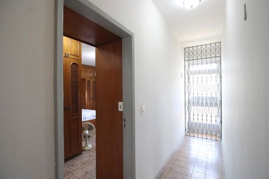 Suíte - Corredor para varanda  de casa à venda com 3 quartos, 650m² em Curicica, Rio de Janeiro