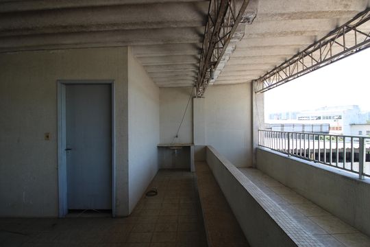 Área de serviço de casa à venda com 3 quartos, 650m² em Curicica, Rio de Janeiro