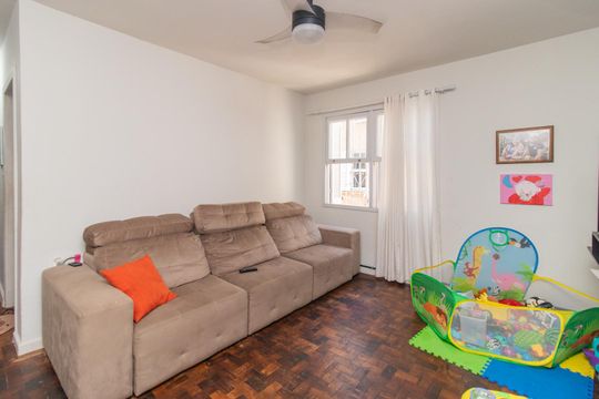 Sala de apartamento à venda com 3 quartos, 90m² em Cristal, Porto Alegre