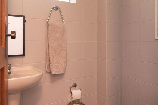 Lavabo de apartamento à venda com 3 quartos, 90m² em Cristal, Porto Alegre