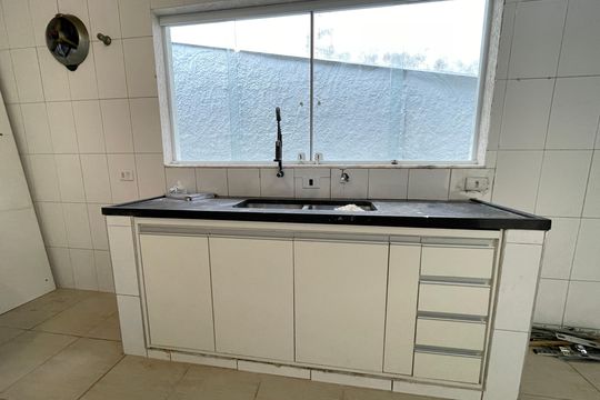 Cozinha de casa de condomínio para alugar com 3 quartos, 600m² em Parque Sao Paulo, Cotia