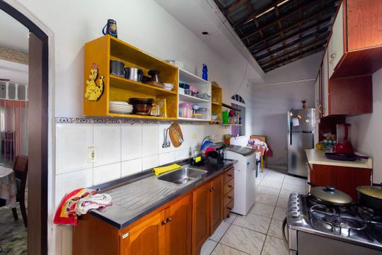 Cozinha de casa à venda com 2 quartos, 105m² em Jardim Cotiana, São Paulo