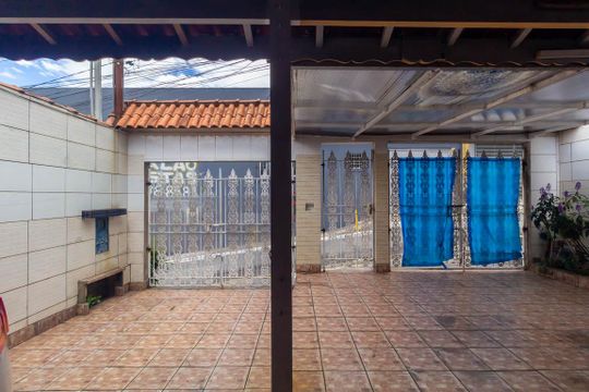 Garagem de casa à venda com 2 quartos, 105m² em Jardim Cotiana, São Paulo