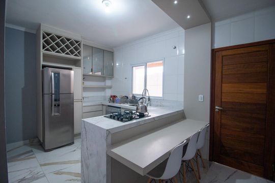 Cozinha  de casa de condomínio para alugar com 2 quartos, 75m² em Jardim Karolyne, Votorantim