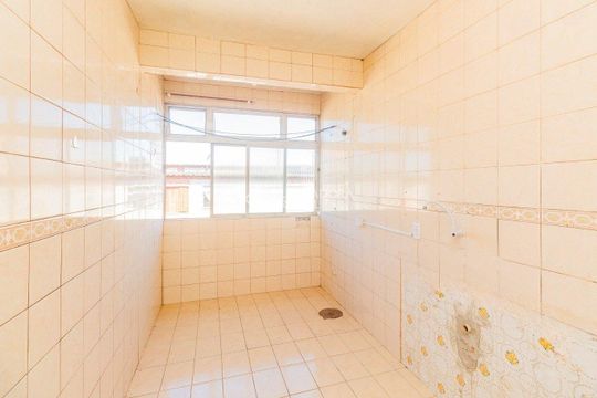 Cozinha  de kitnet/studio para alugar com 1 quarto, 70m² em Rubem Berta, Porto Alegre