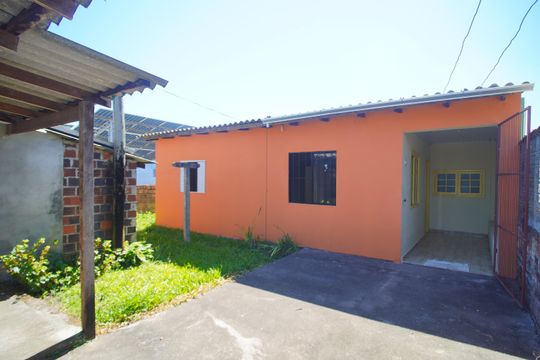Área externa de casa à venda com 2 quartos, 60m² em Feitoria, São Leopoldo