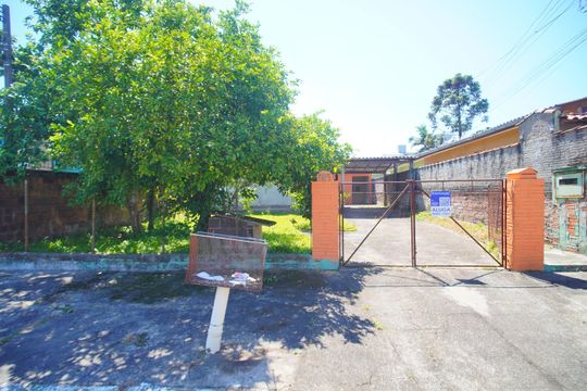 Fachada de casa à venda com 2 quartos, 60m² em Feitoria, São Leopoldo