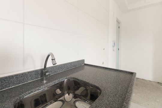 Studio - Cozinha e Área de Serviço de kitnet/studio à venda com 1 quarto, 29m² em Vila Carrão, São Paulo