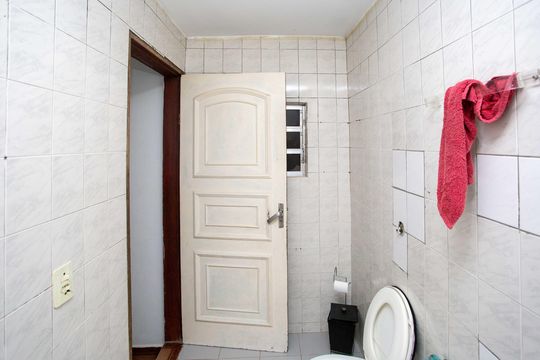 Banheiro da Suíte de casa à venda com 3 quartos, 80m² em Cidade Júlia, São Paulo