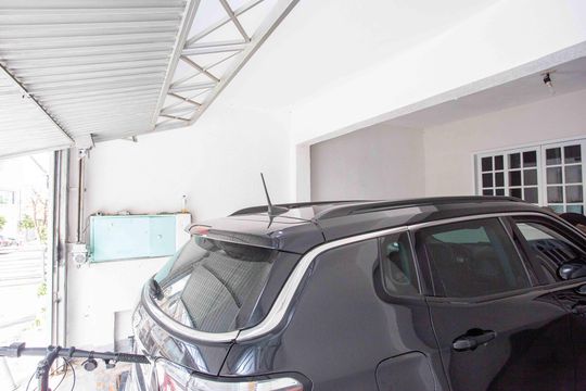 Garagem de casa à venda com 3 quartos, 80m² em Cidade Júlia, São Paulo