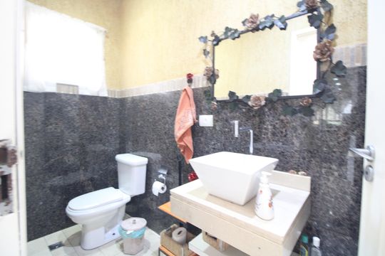 Lavabo de casa à venda com 4 quartos, 240m² em Interlagos, São Paulo