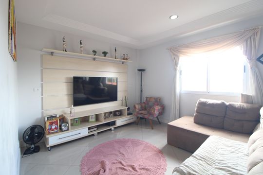Sala de casa à venda com 4 quartos, 240m² em Interlagos, São Paulo