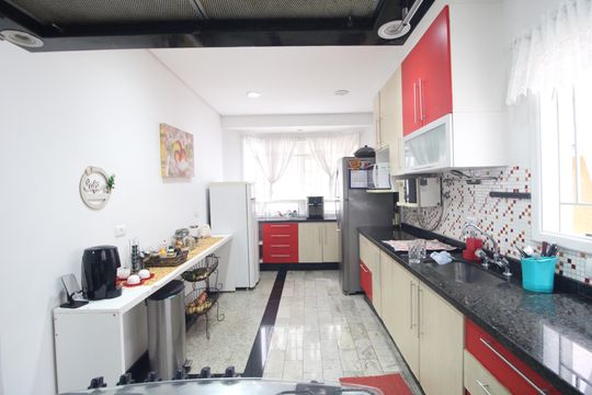 Cozinha de casa à venda com 4 quartos, 240m² em Interlagos, São Paulo