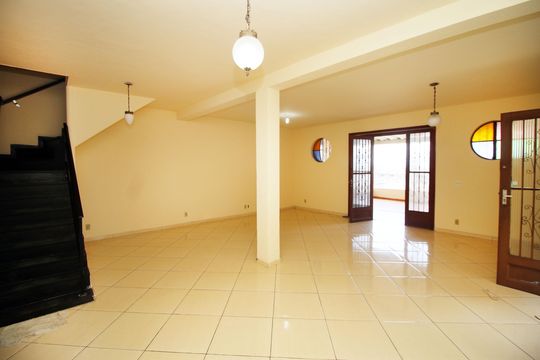 Sala de casa à venda com 4 quartos, 386m² em Vaz Lobo, Rio de Janeiro