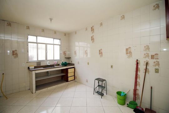 Cozinha de casa à venda com 4 quartos, 386m² em Vaz Lobo, Rio de Janeiro