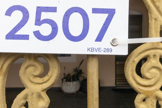 Plaquinha KBVE-289 de casa para alugar com 3 quartos, 145m² em Jardim Santa Maria, São Paulo